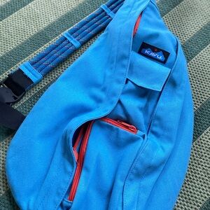 Kavu Sling Bag Cutest Blue